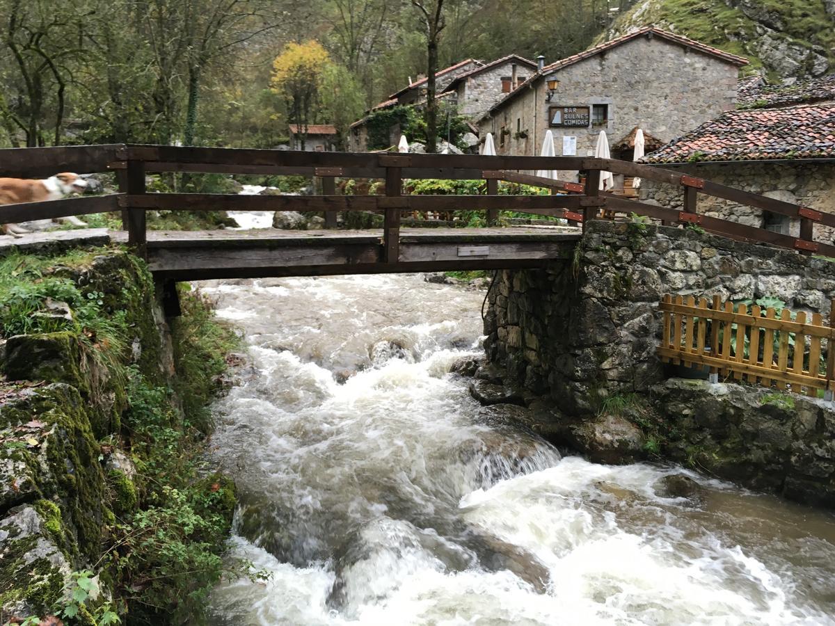 Albergue Villa De Bulnes Exterior foto